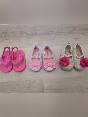 3️⃣ Baby Girl's Shoes- Old Navy Flip Flops, Bow & Flower Flats; Size: 3 Baby